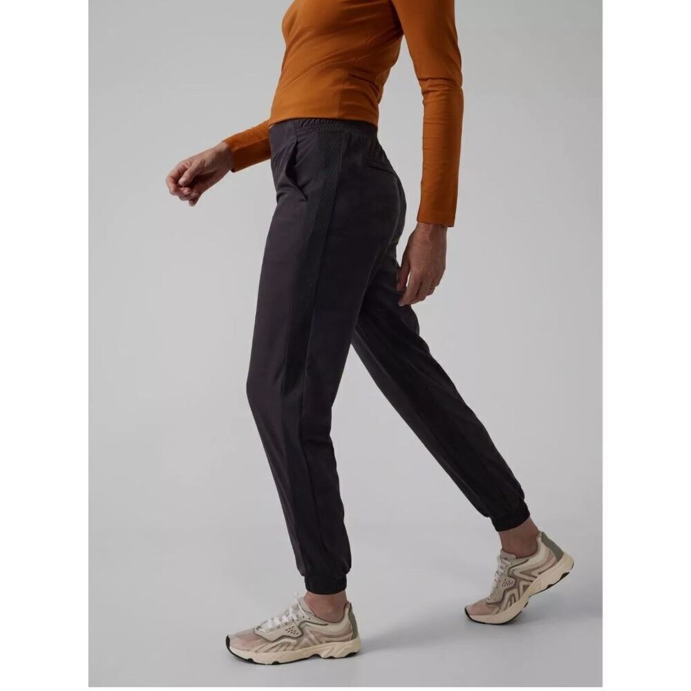 ! Athleta Brooklyn Textured Lined Joggers Black Camo